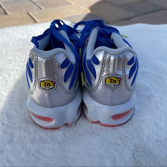 Nike Air Max Plus Ultraman Hyper Royal Sunblush - Picture 4 of 9